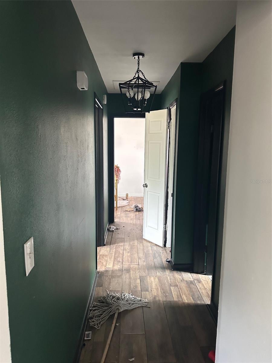 Image 17 of 30 For 507 8th Street Se