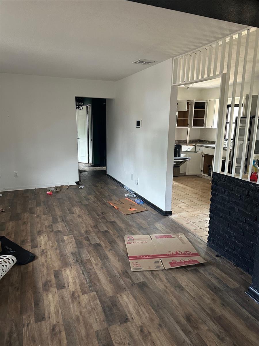 Image 18 of 30 For 507 8th Street Se