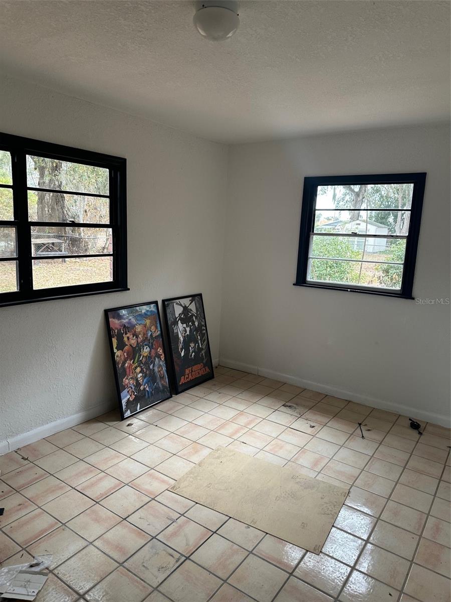 Image 29 of 30 For 507 8th Street Se