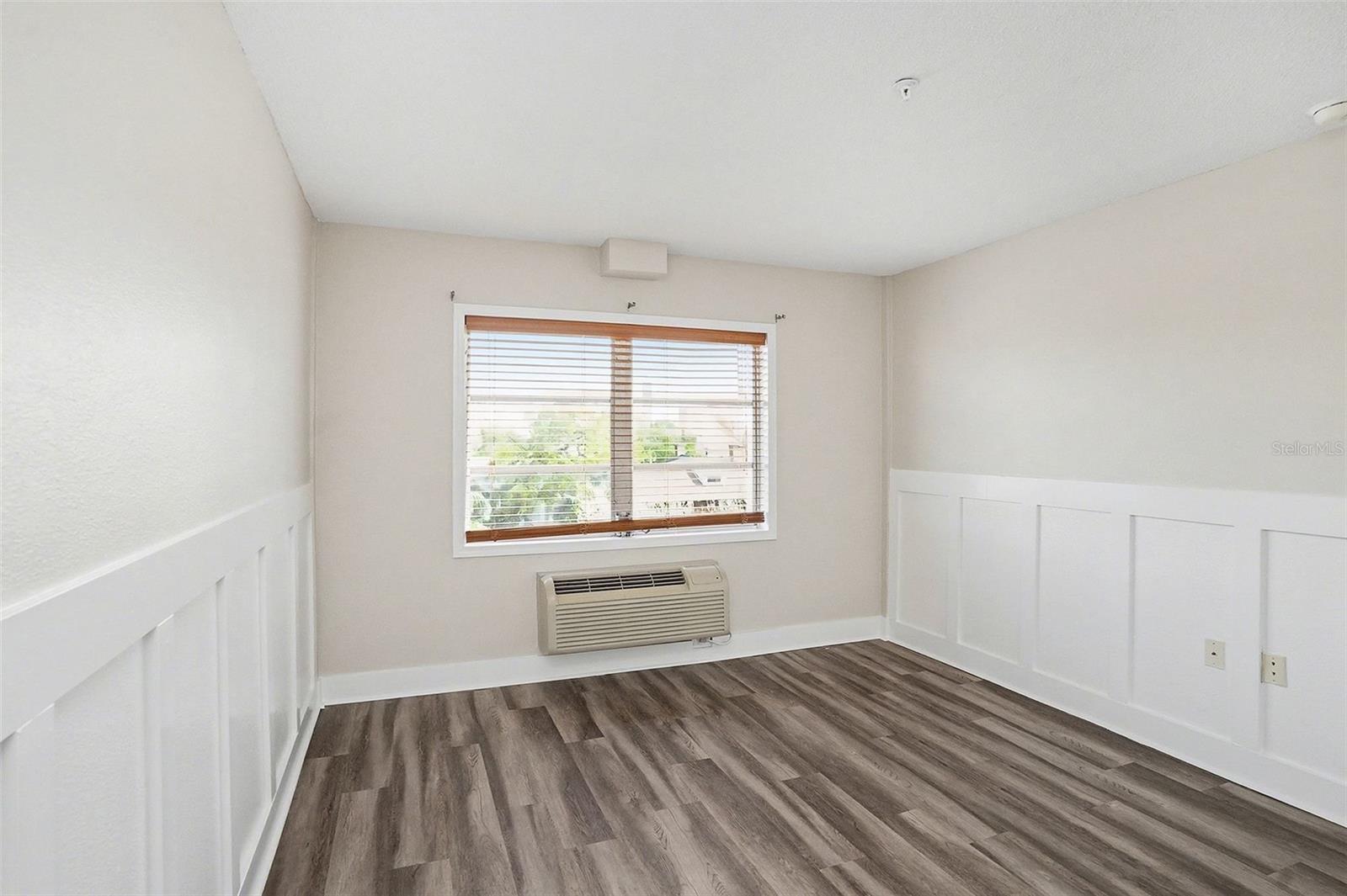 Image 17 of 28 For 406 Cedar Avenue 505