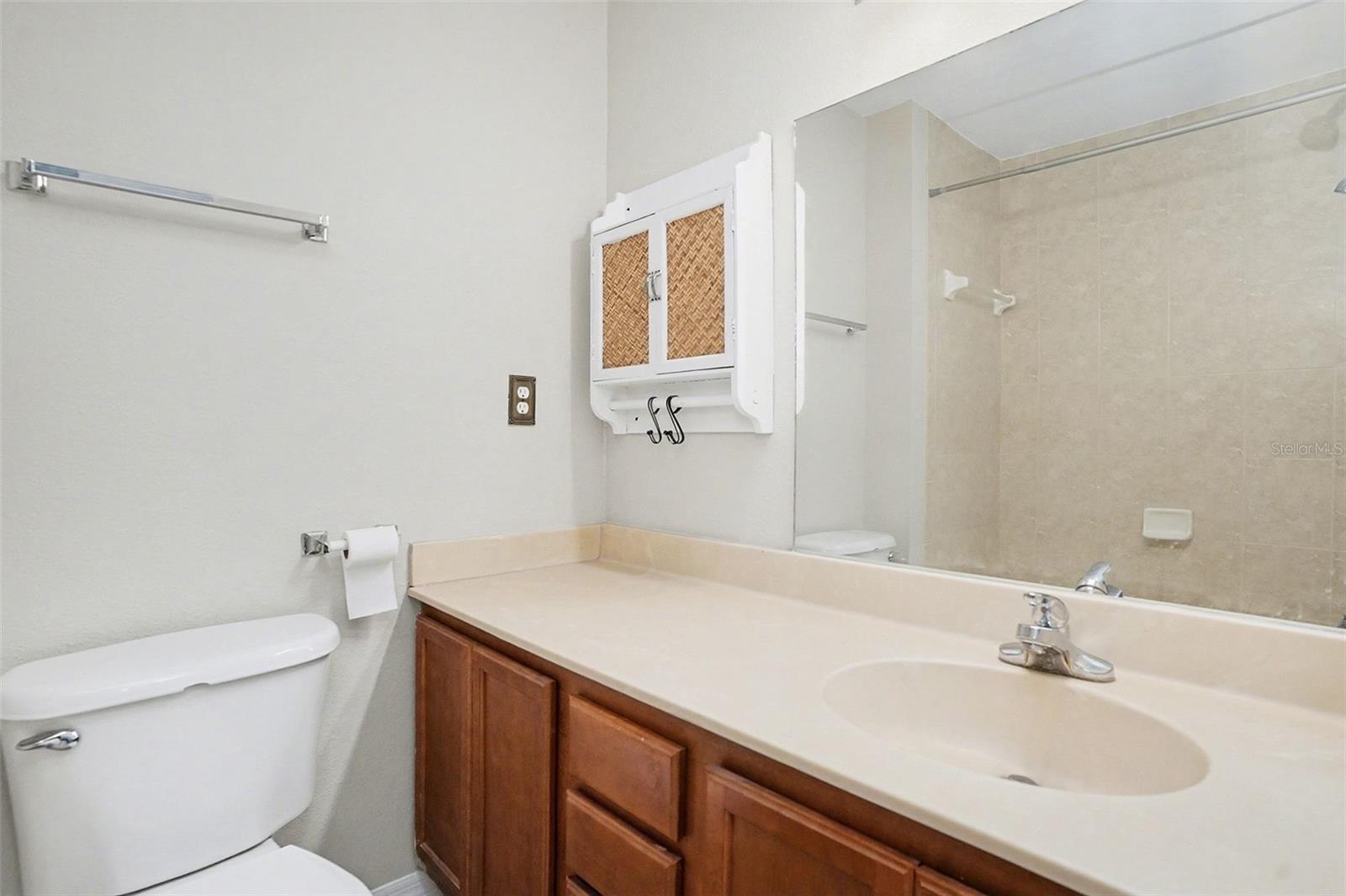 Image 18 of 28 For 406 Cedar Avenue 505