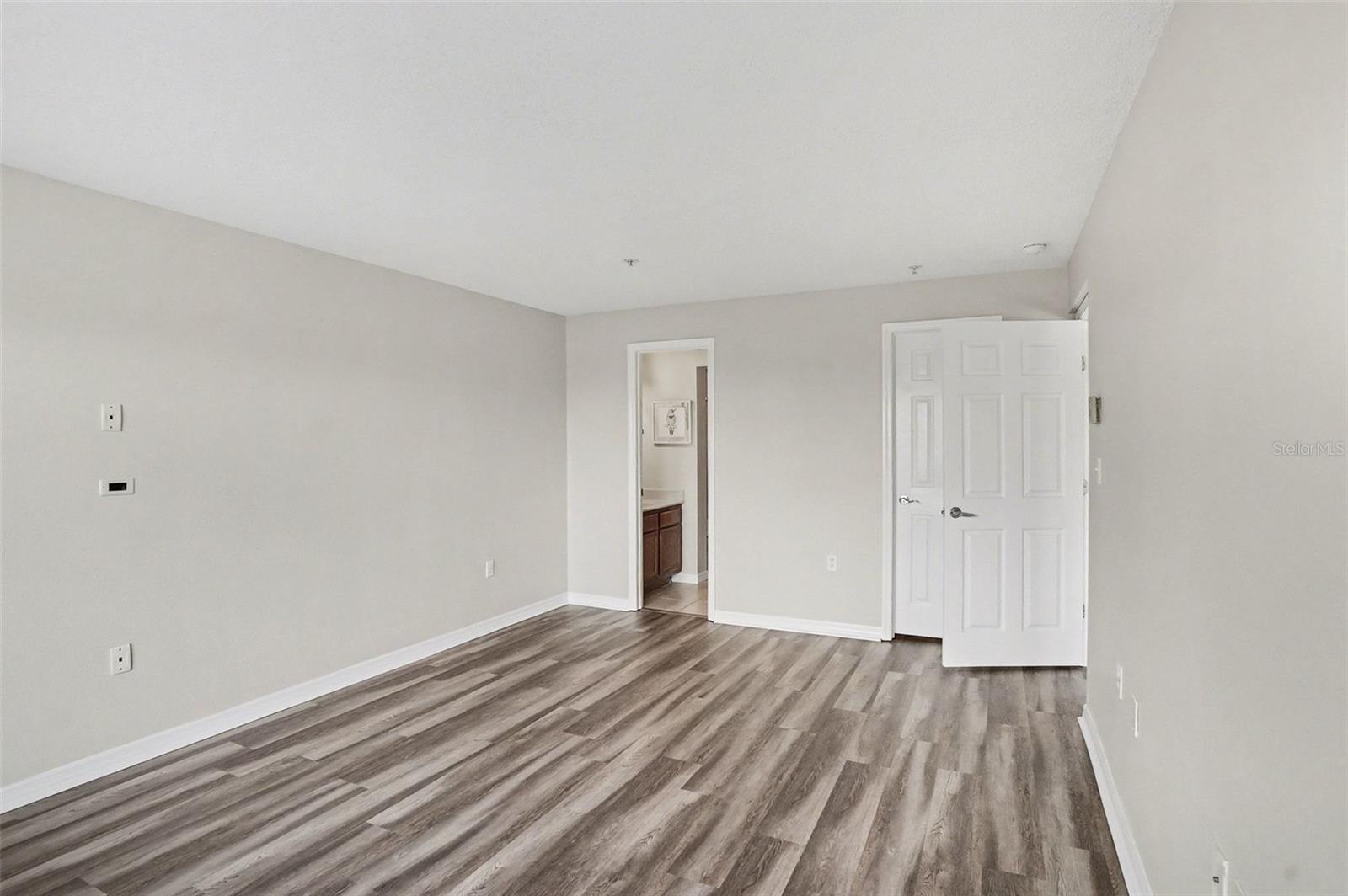 Image 20 of 28 For 406 Cedar Avenue 505