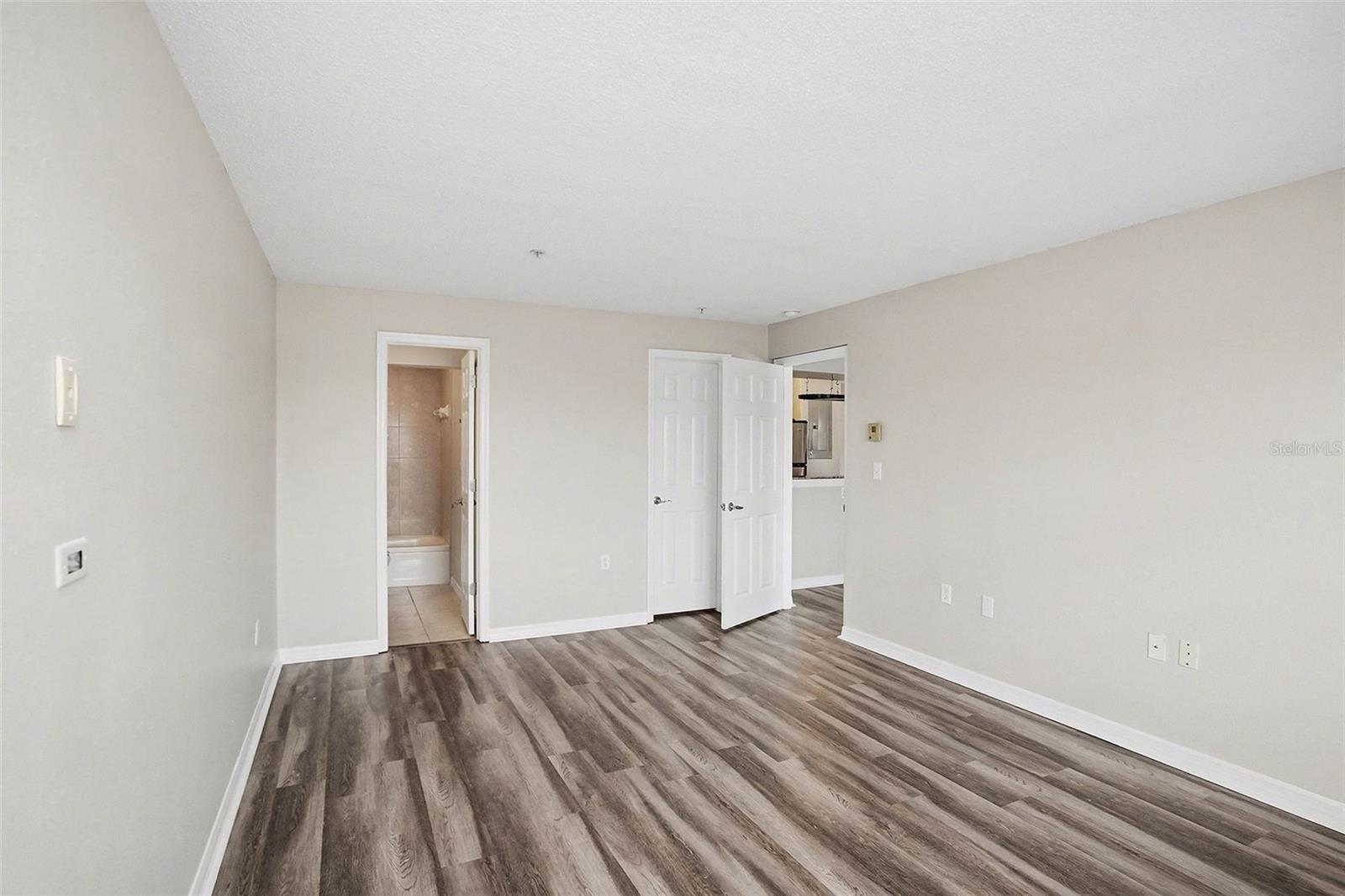 Image 22 of 28 For 406 Cedar Avenue 505