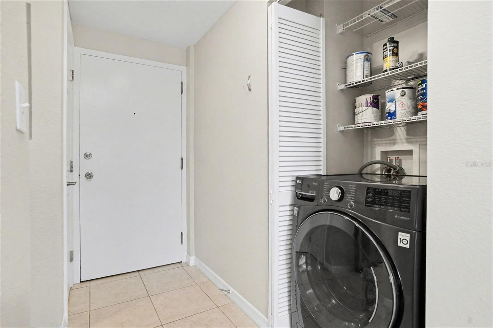 Image 4 of 28 For 406 Cedar Avenue 505