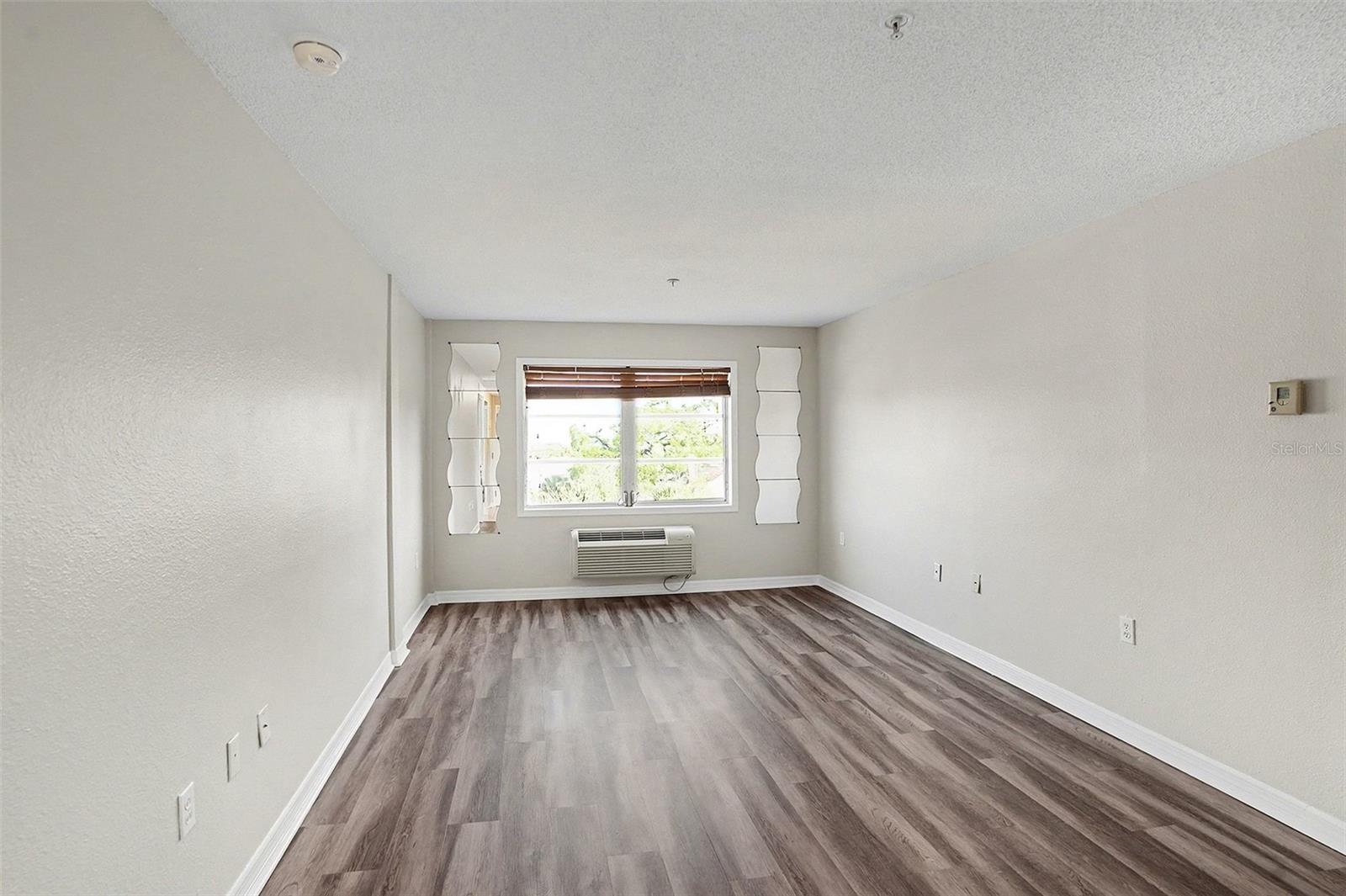 Image 5 of 28 For 406 Cedar Avenue 505