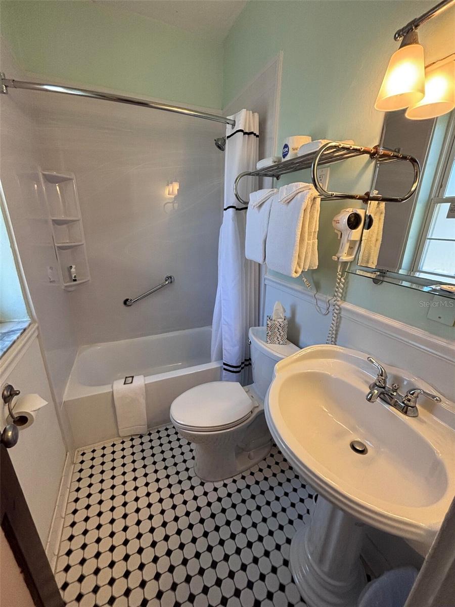 Listing photo id 10 for Address Not Provided