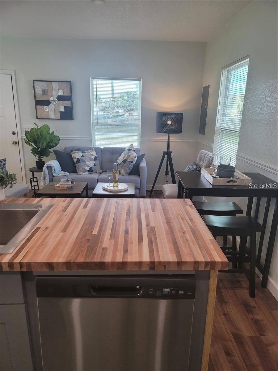 Image 12 of 21 For 1321 North B Street