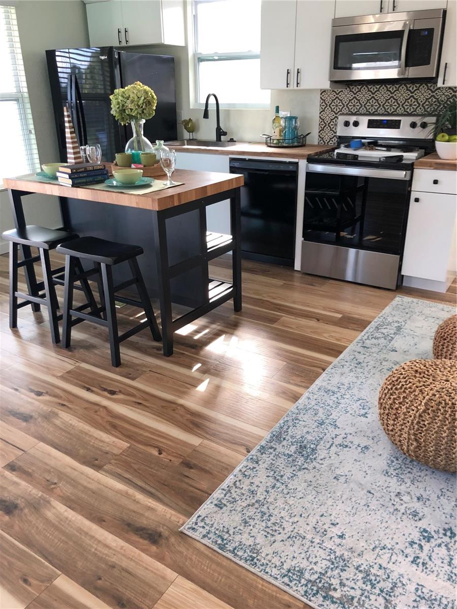 Image 7 of 21 For 1321 North B Street