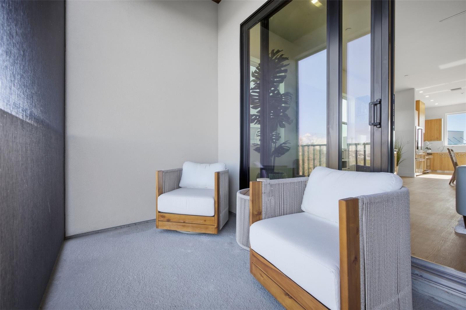 Listing photo id 11 for 5968 Aqua Reserve Boulevard