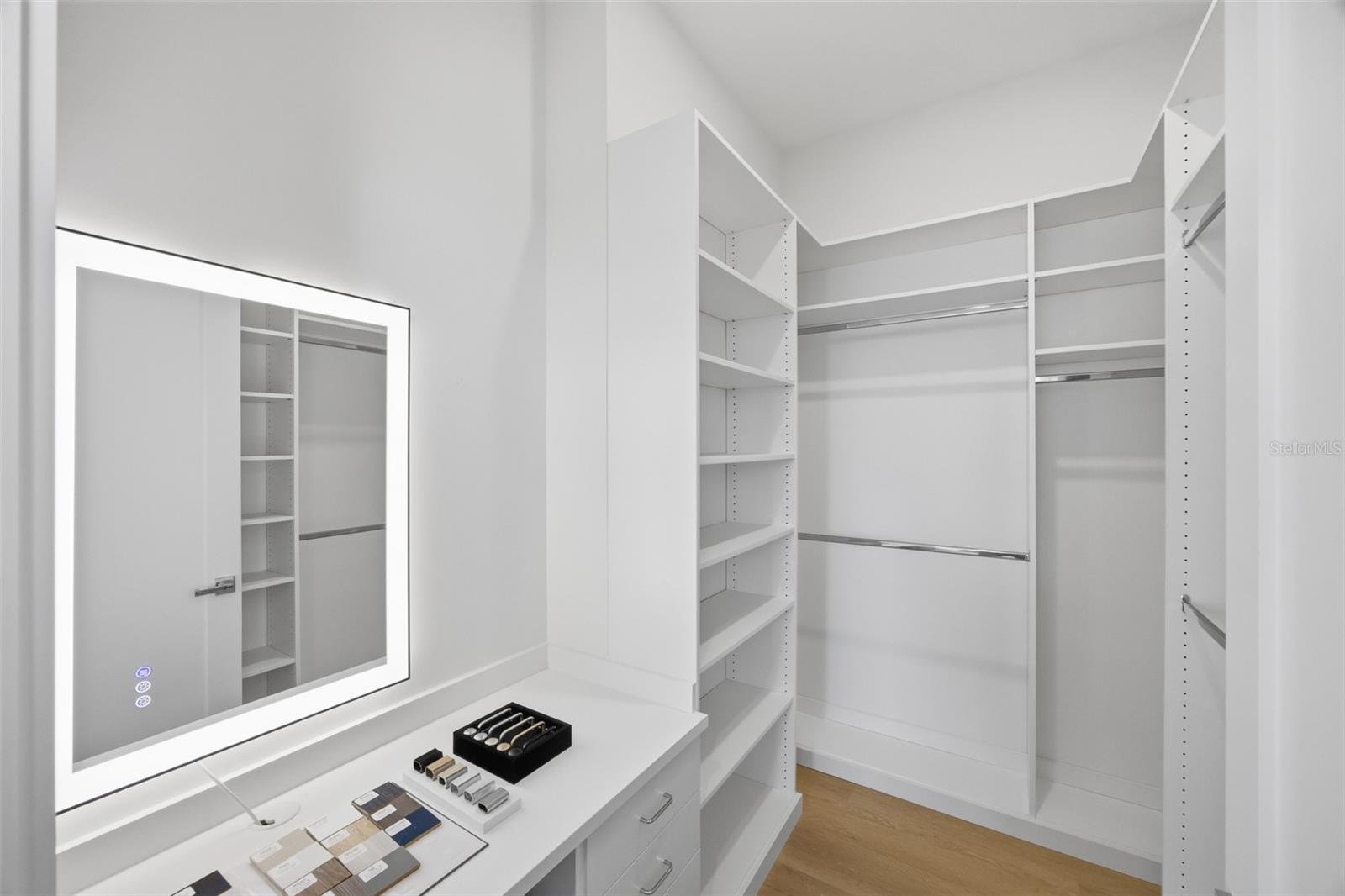 Listing photo id 15 for 5968 Aqua Reserve Boulevard