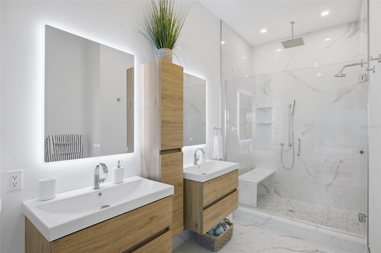 Listing photo id 17 for 5968 Aqua Reserve Boulevard