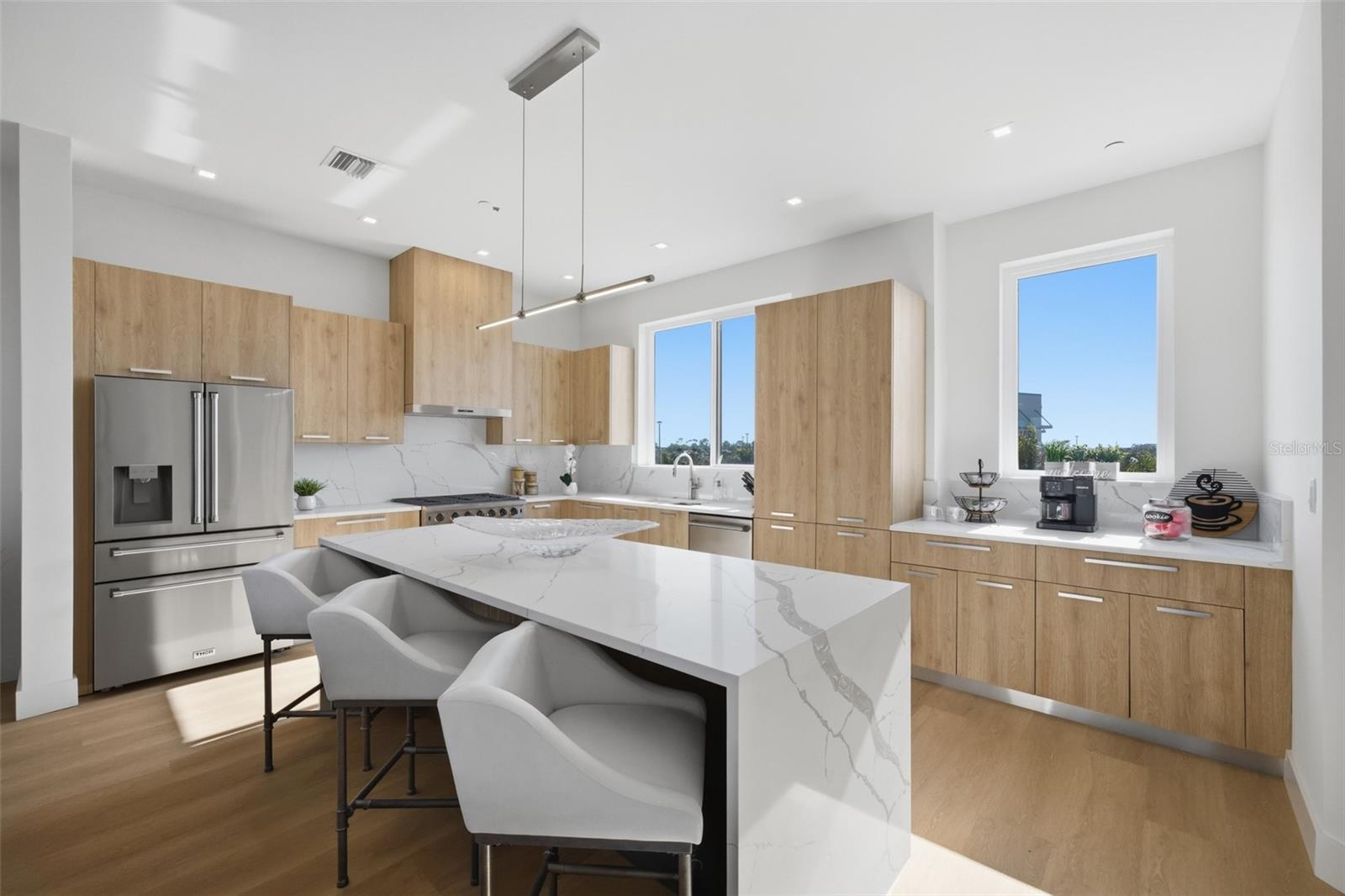 Listing photo id 4 for 5968 Aqua Reserve Boulevard