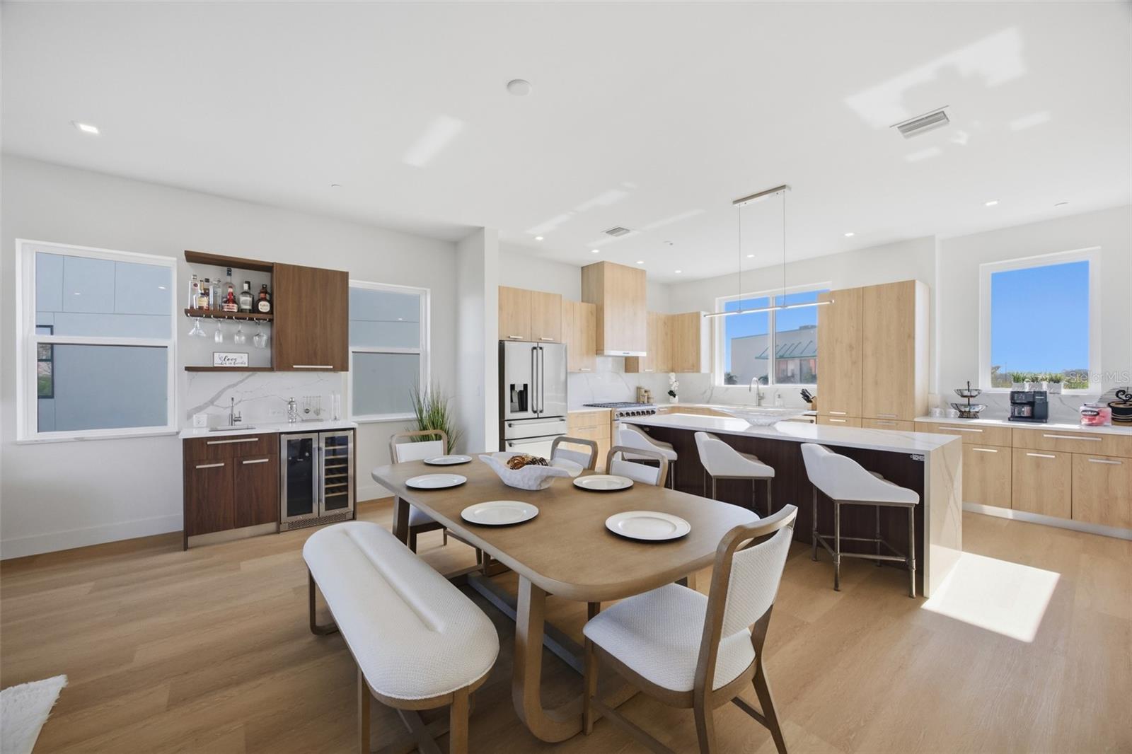 Listing photo id 5 for 5968 Aqua Reserve Boulevard