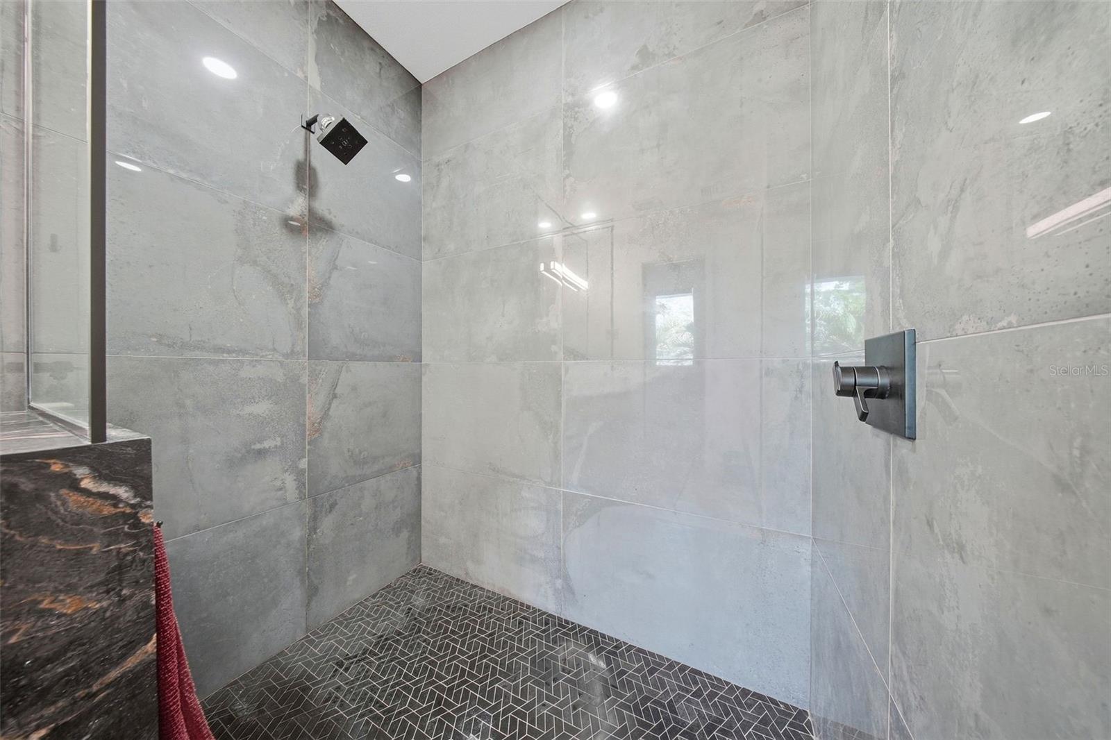 Image 39 of 50 For 532 31st Street S