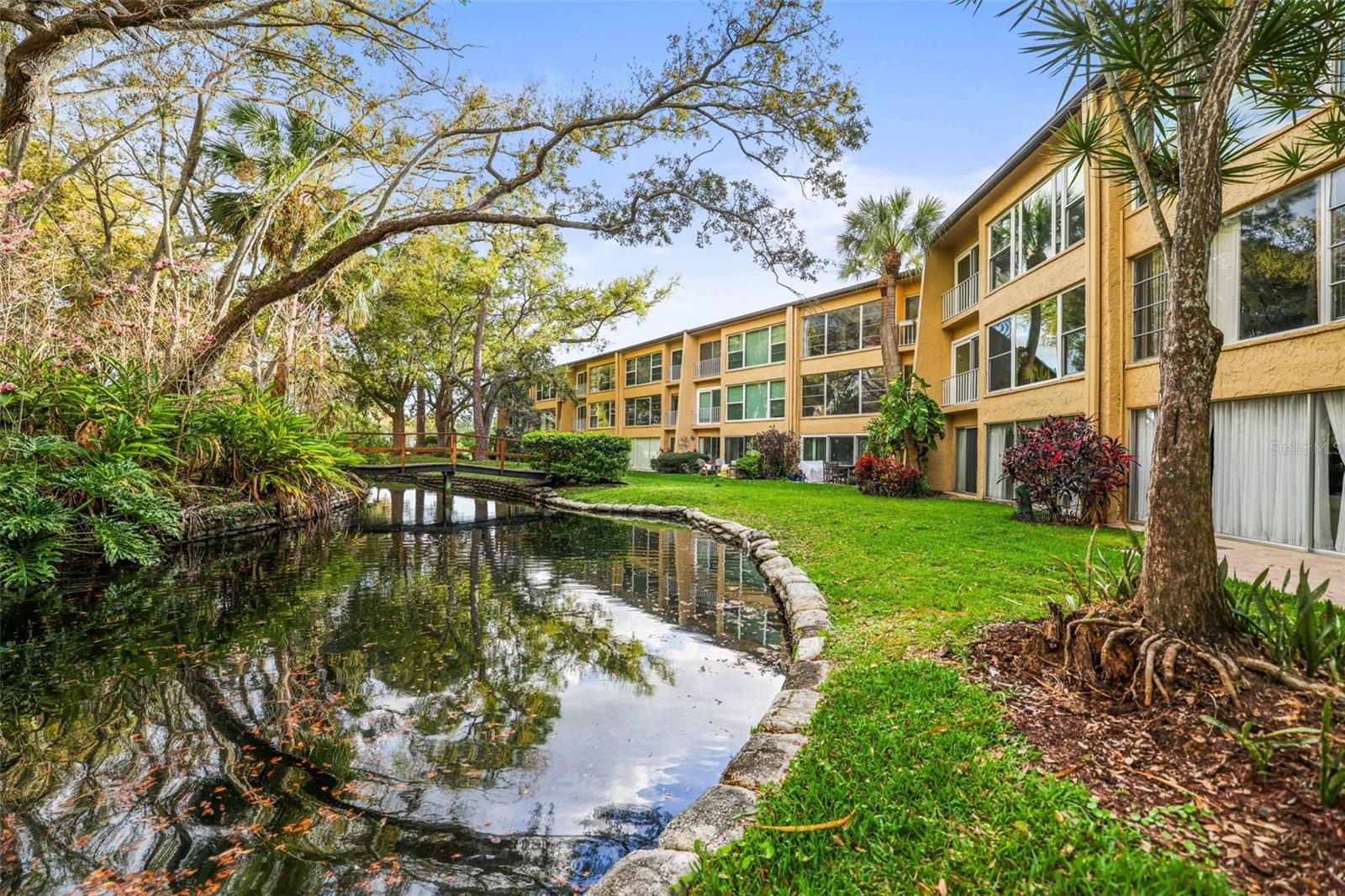 Image 24 of 37 For 225 Country Club Drive D237