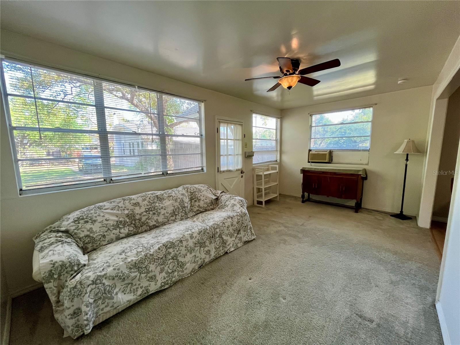 Image 5 of 16 For 108 Comanche Avenue