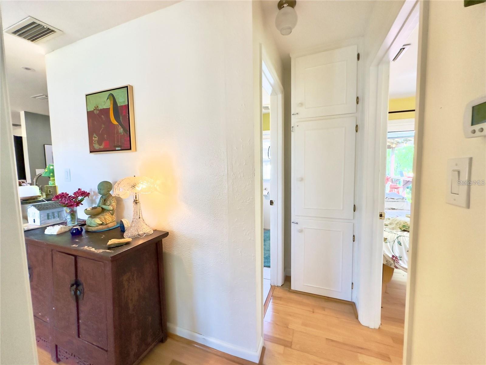 Image 12 of 32 For 1208 Hull Street S