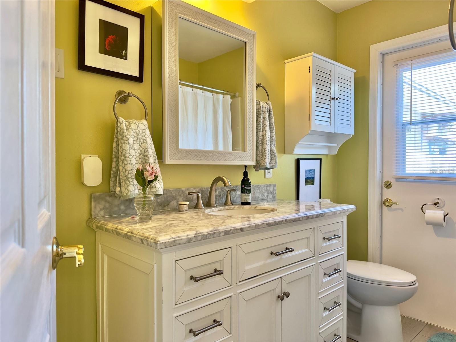 Image 17 of 32 For 1208 Hull Street S