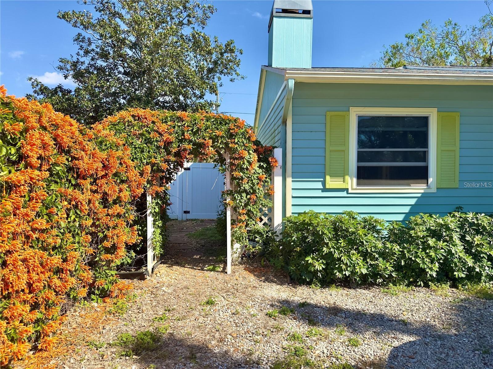 Image 2 of 32 For 1208 Hull Street S