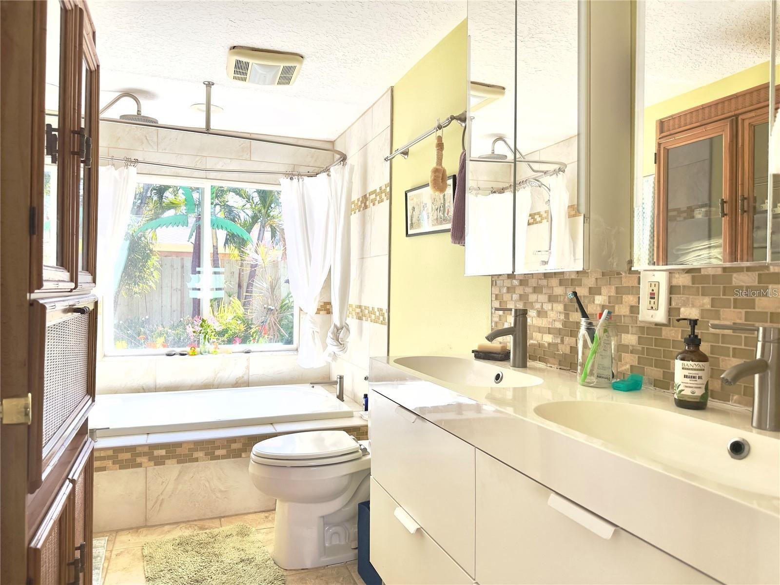 Image 23 of 32 For 1208 Hull Street S