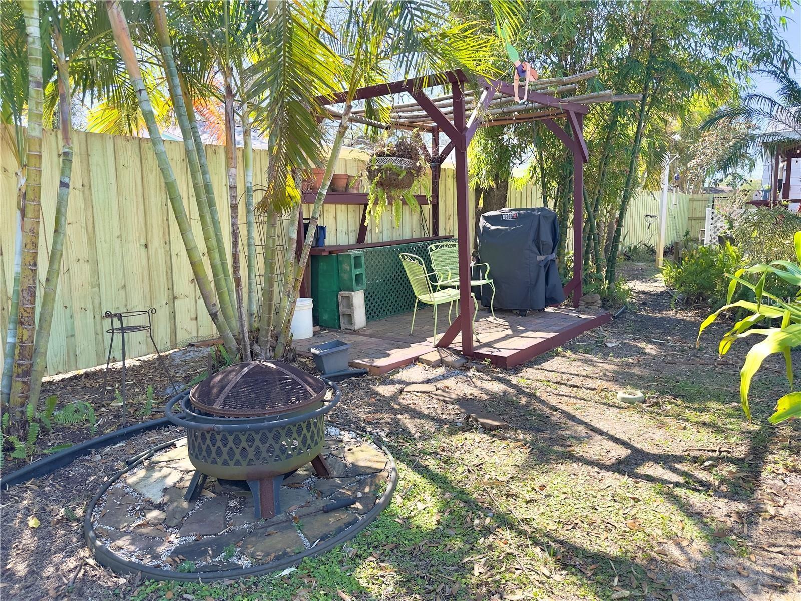 Image 30 of 32 For 1208 Hull Street S