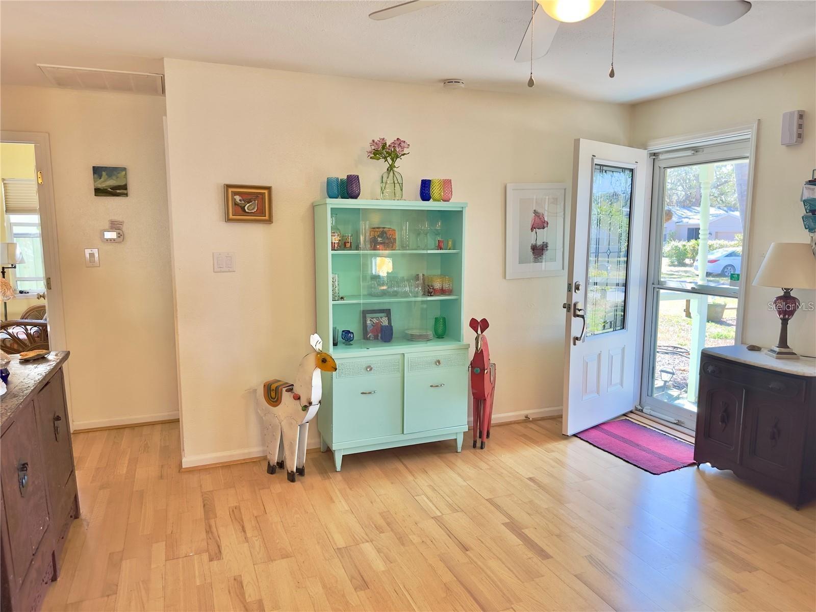 Image 4 of 32 For 1208 Hull Street S