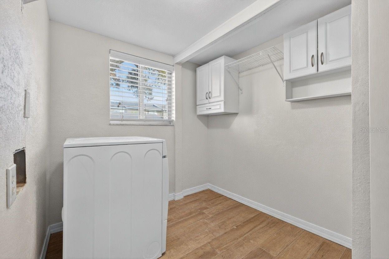 Image 12 of 32 For 6490 Cape Hatteras Way Ne 2