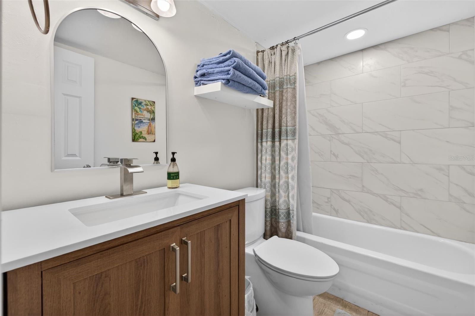 Image 14 of 32 For 6490 Cape Hatteras Way Ne 2