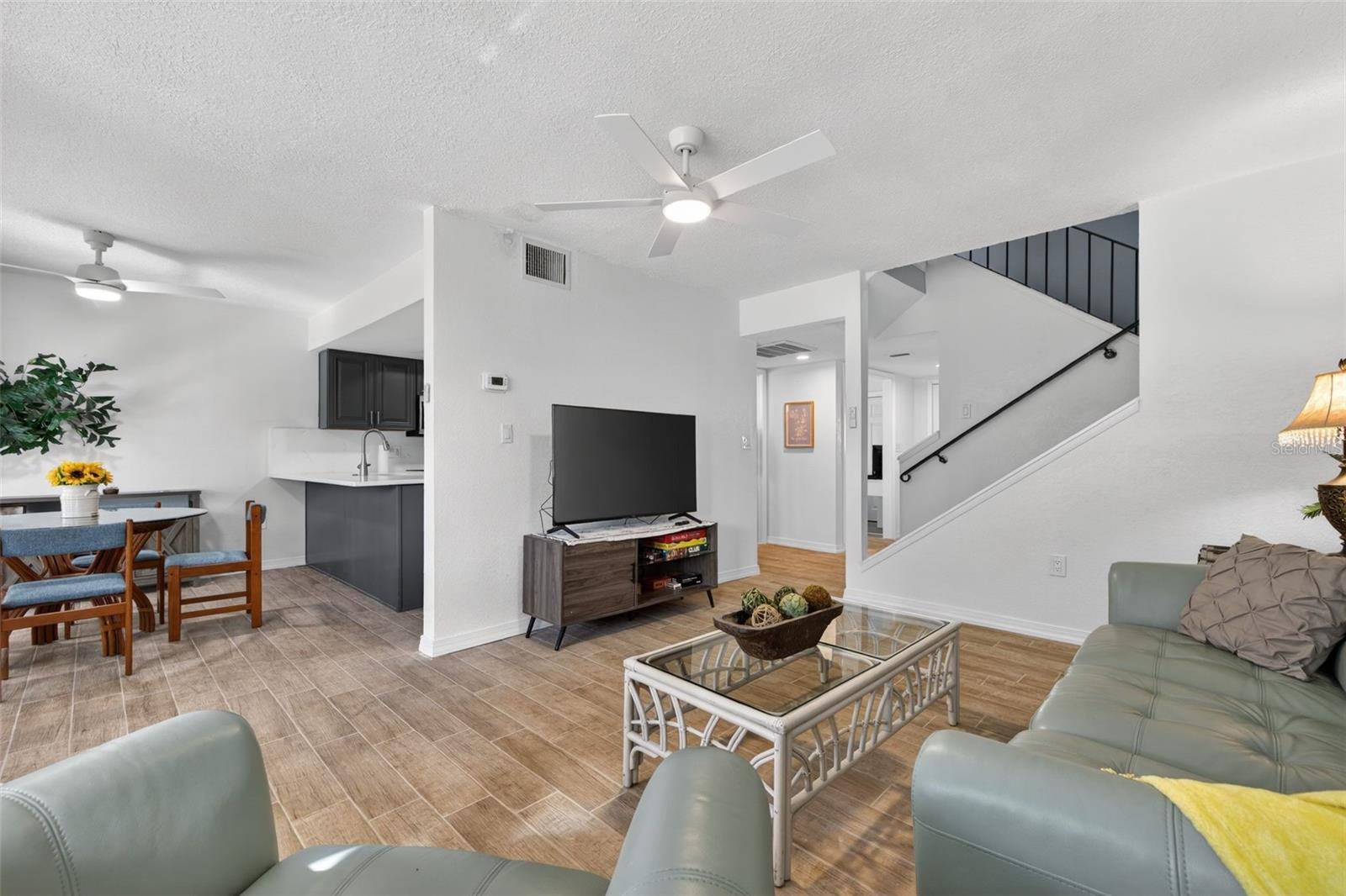 Image 4 of 32 For 6490 Cape Hatteras Way Ne 2