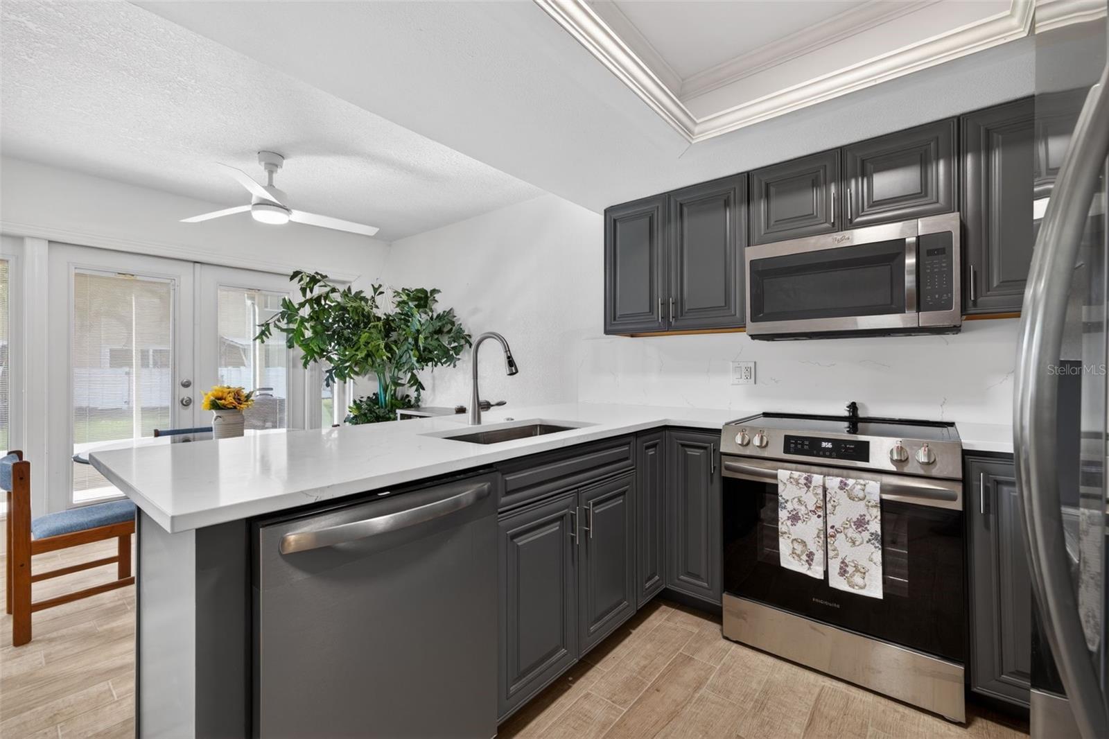 Image 9 of 32 For 6490 Cape Hatteras Way Ne 2