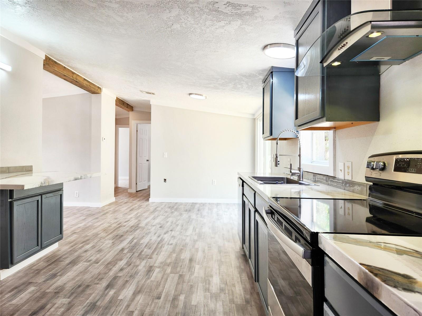 Image 11 of 44 For 88 Saturn Avenue