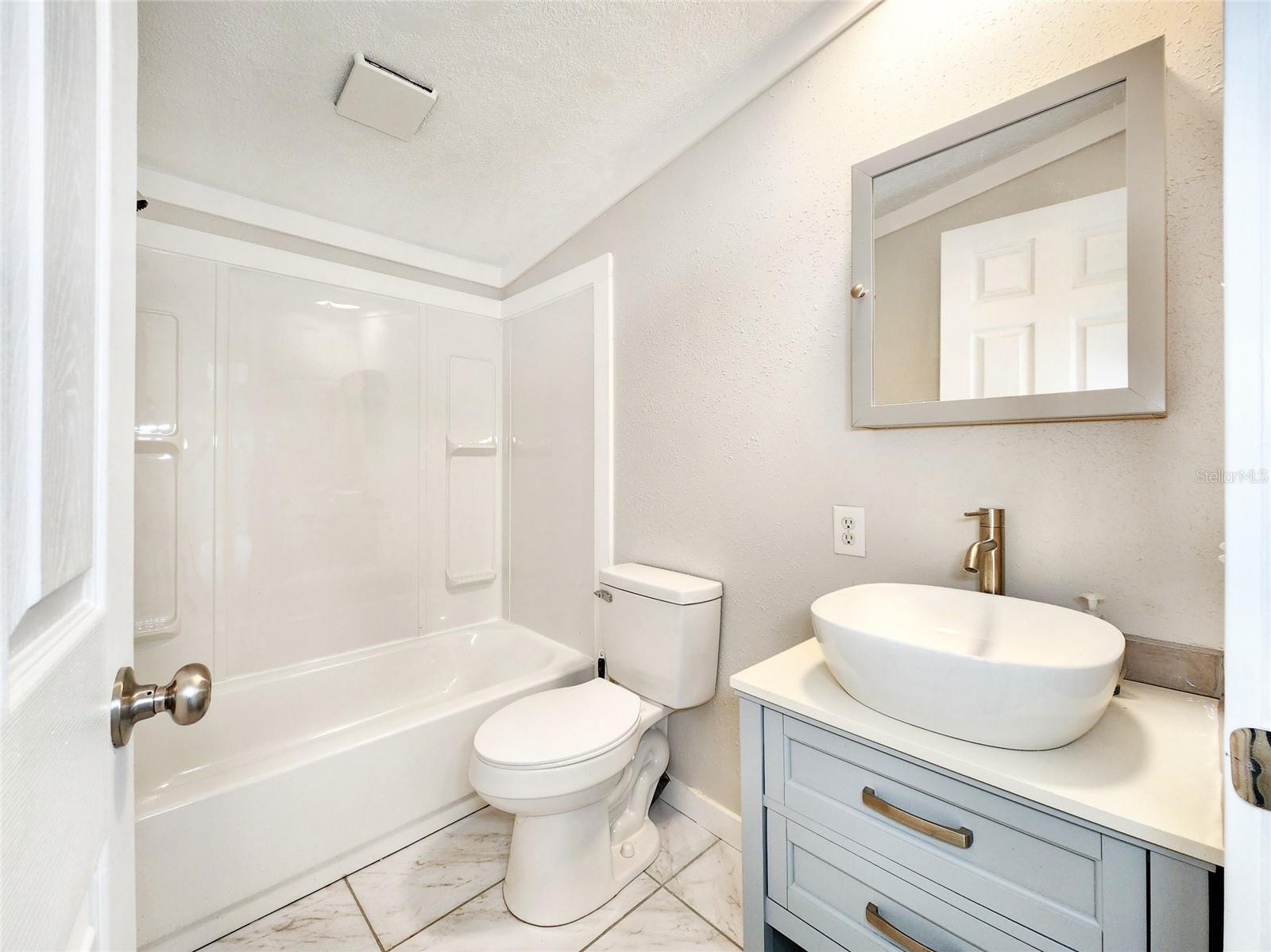 Image 19 of 44 For 88 Saturn Avenue