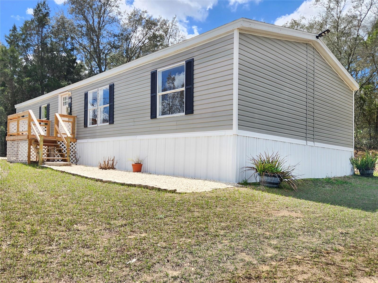 Image 2 of 44 For 88 Saturn Avenue