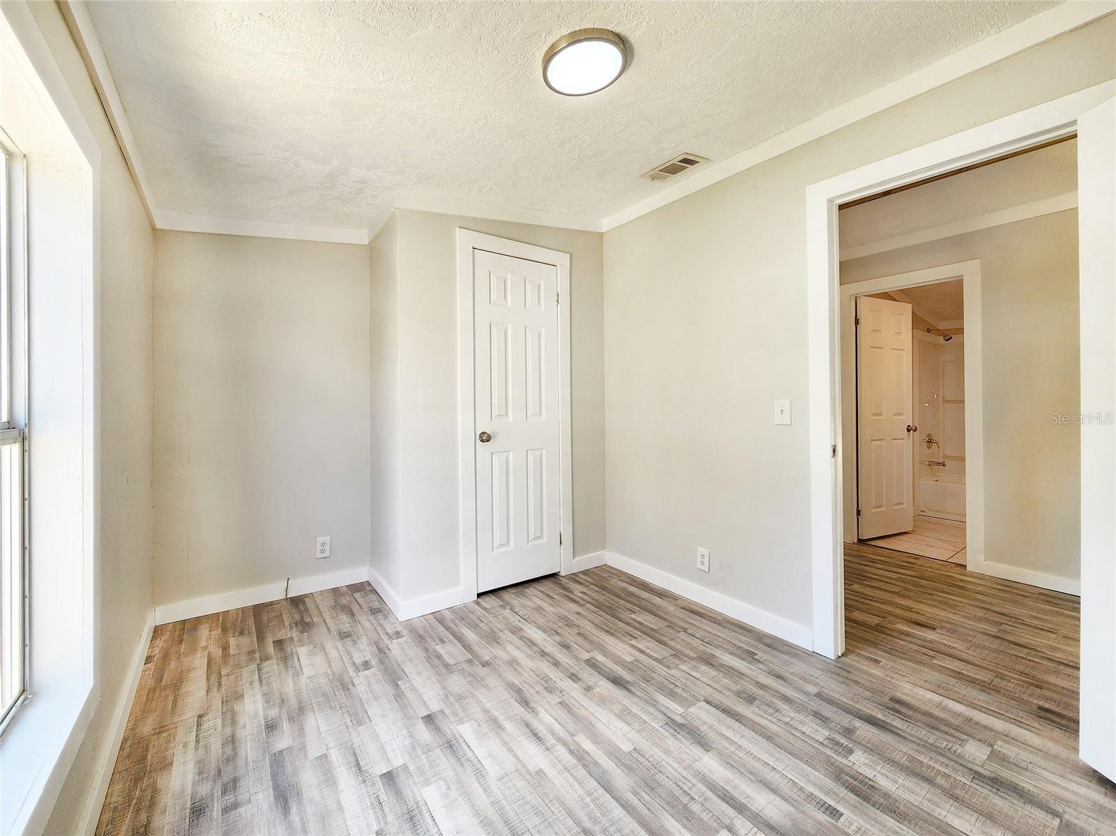 Image 20 of 44 For 88 Saturn Avenue