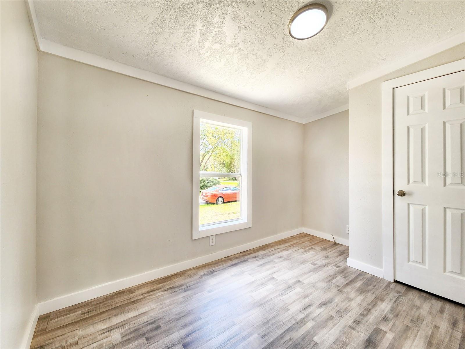 Image 21 of 44 For 88 Saturn Avenue