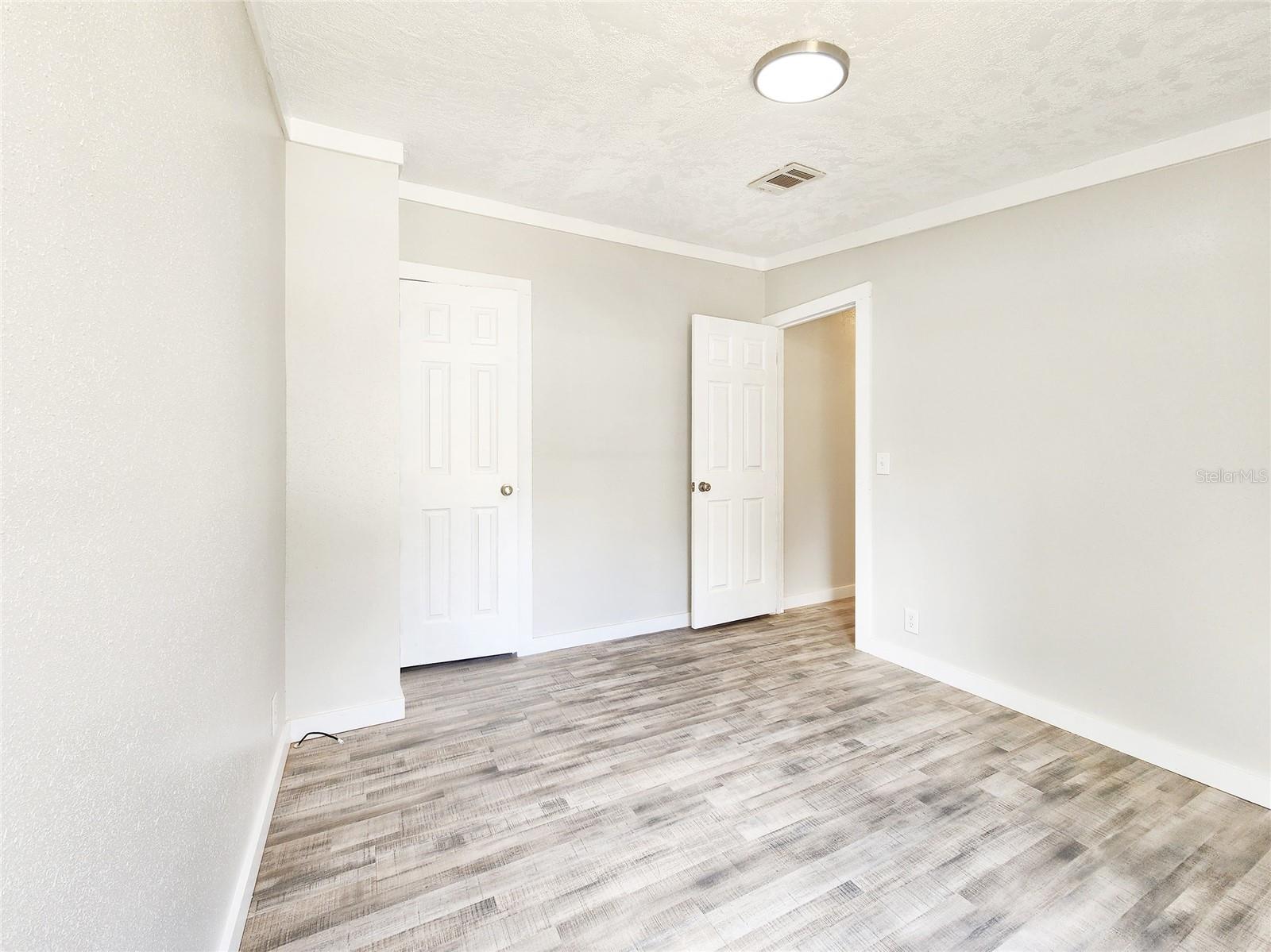 Image 23 of 44 For 88 Saturn Avenue