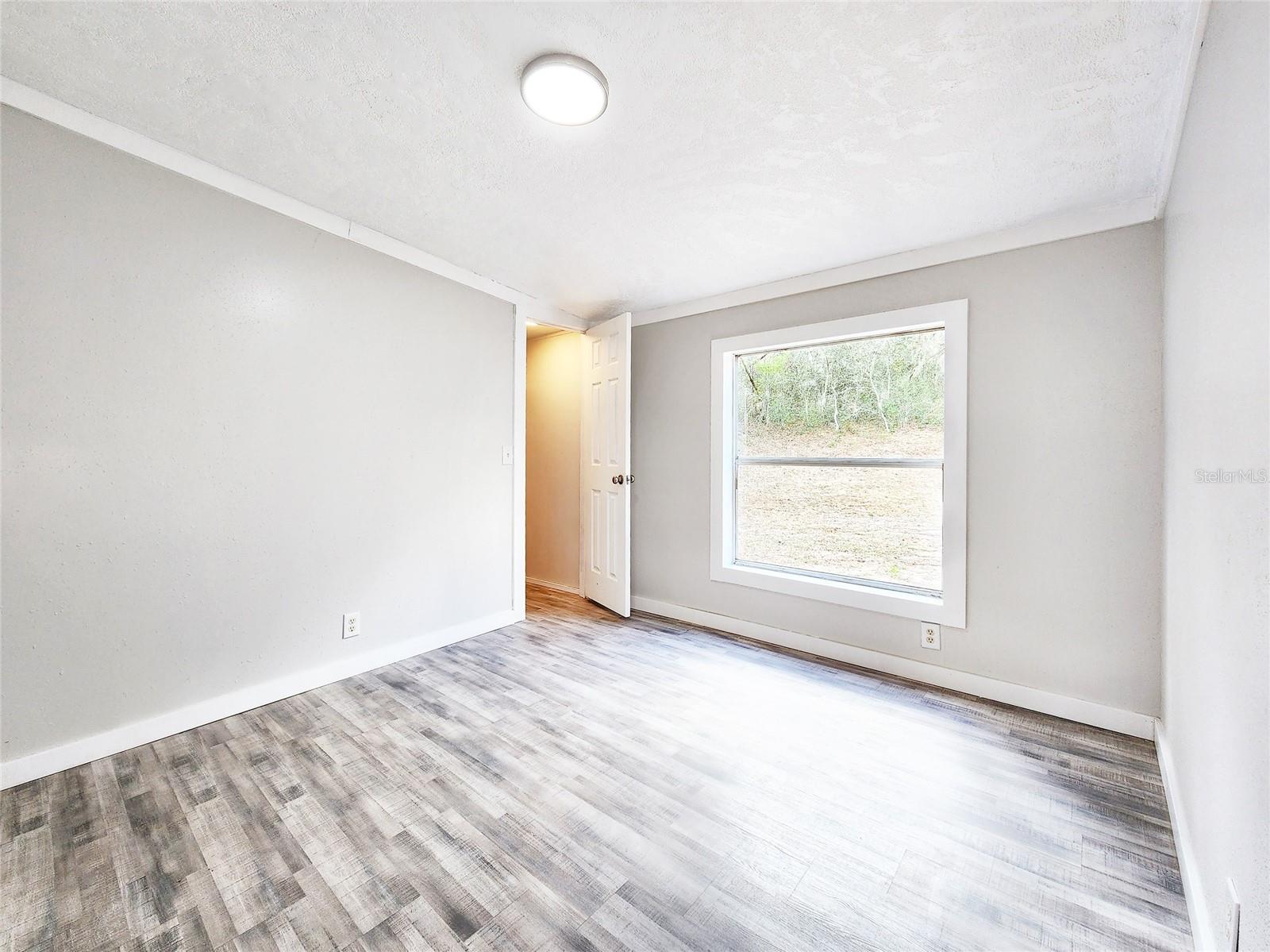 Image 26 of 44 For 88 Saturn Avenue