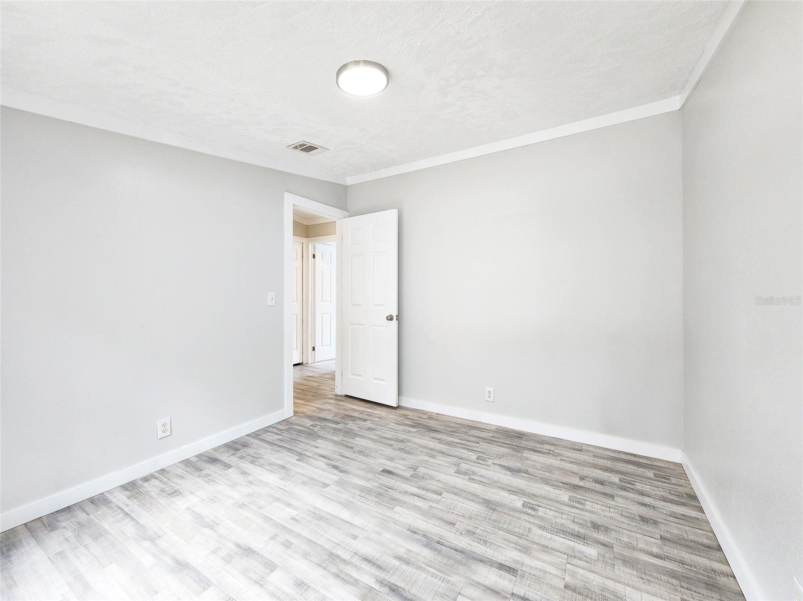 Image 27 of 44 For 88 Saturn Avenue