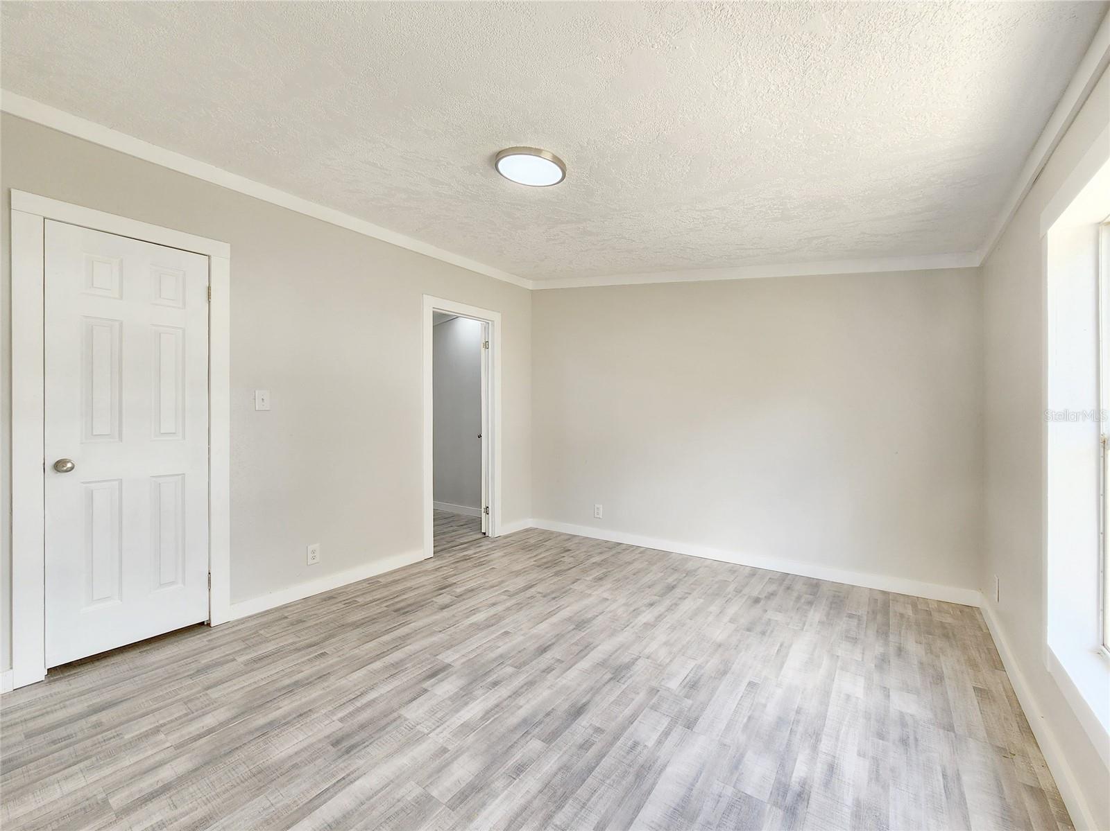 Image 29 of 44 For 88 Saturn Avenue