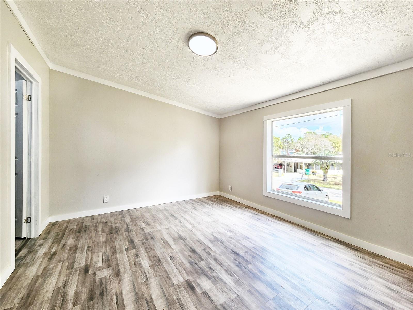 Image 32 of 44 For 88 Saturn Avenue