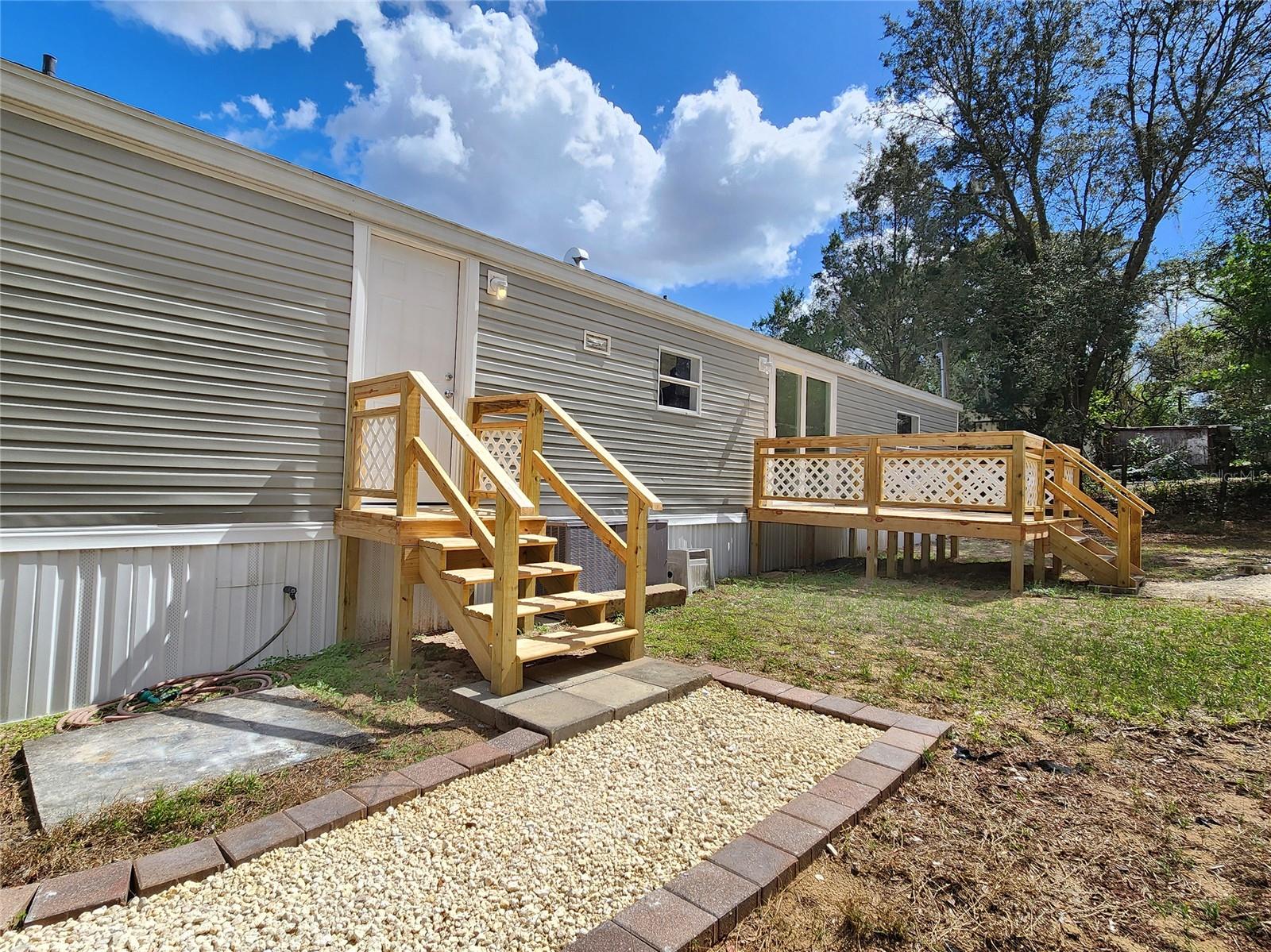 Image 41 of 44 For 88 Saturn Avenue