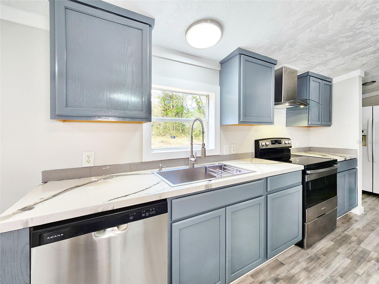 Image 8 of 44 For 88 Saturn Avenue