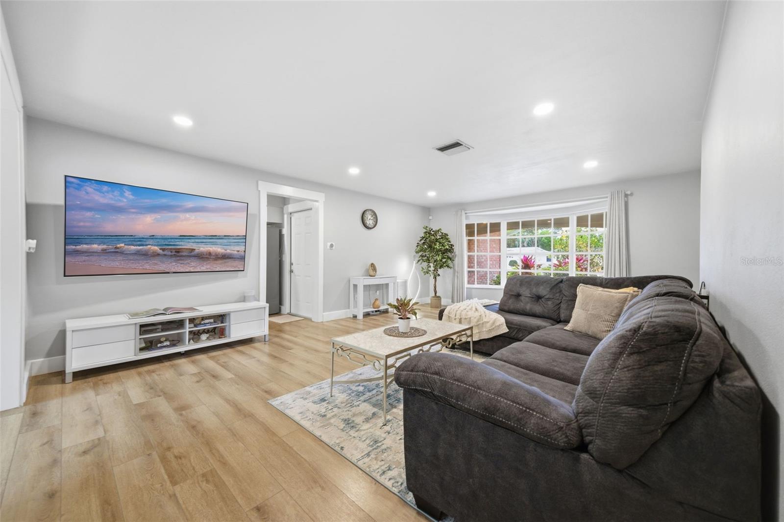 Image 10 of 50 For 2036 Ridge Drive