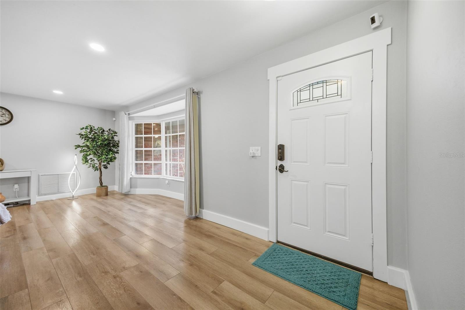 Image 7 of 50 For 2036 Ridge Drive