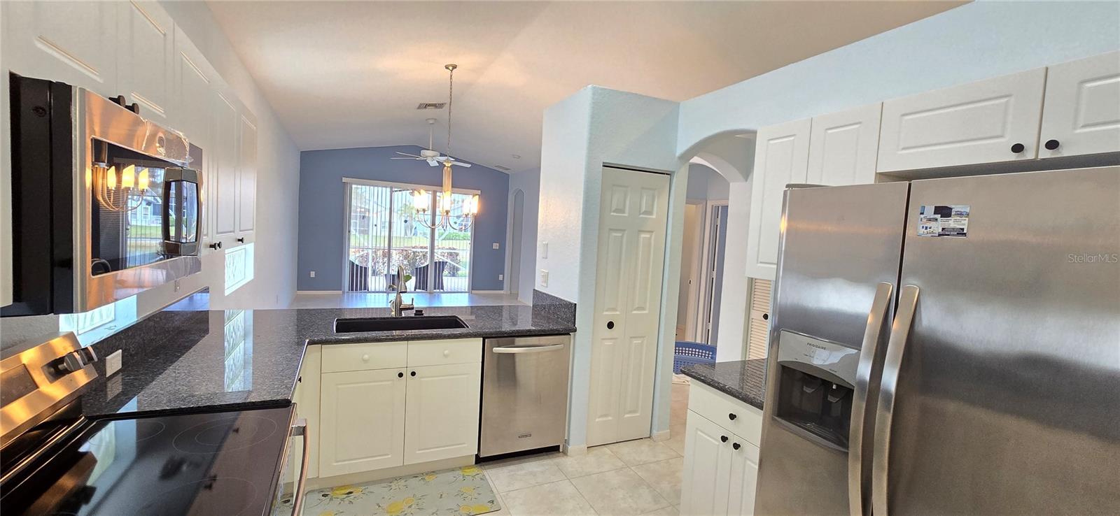 Image 7 of 23 For 8214 Bellafiore Way