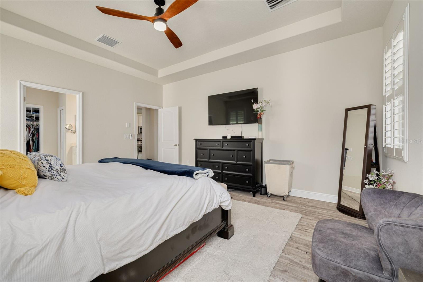 Image 11 of 36 For 593 Ozona Village Drive