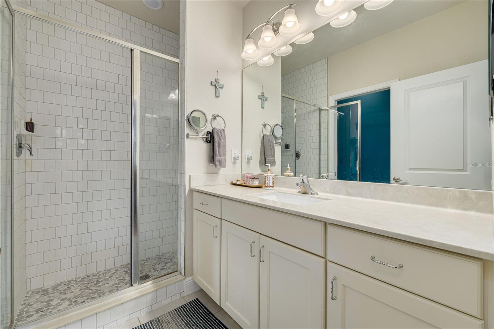 Image 19 of 36 For 593 Ozona Village Drive