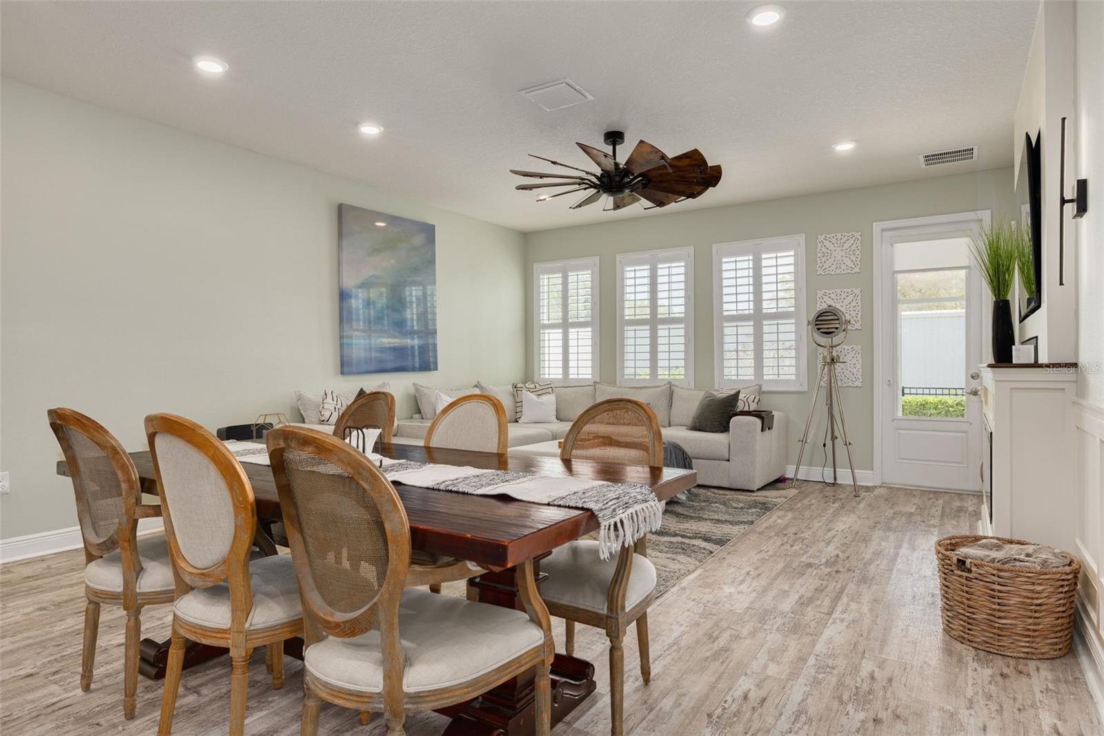 Image 5 of 36 For 593 Ozona Village Drive