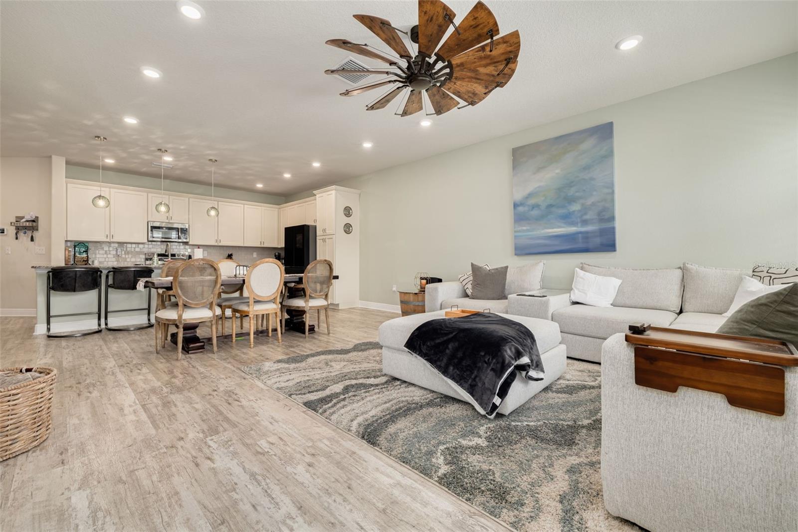 Image 7 of 36 For 593 Ozona Village Drive