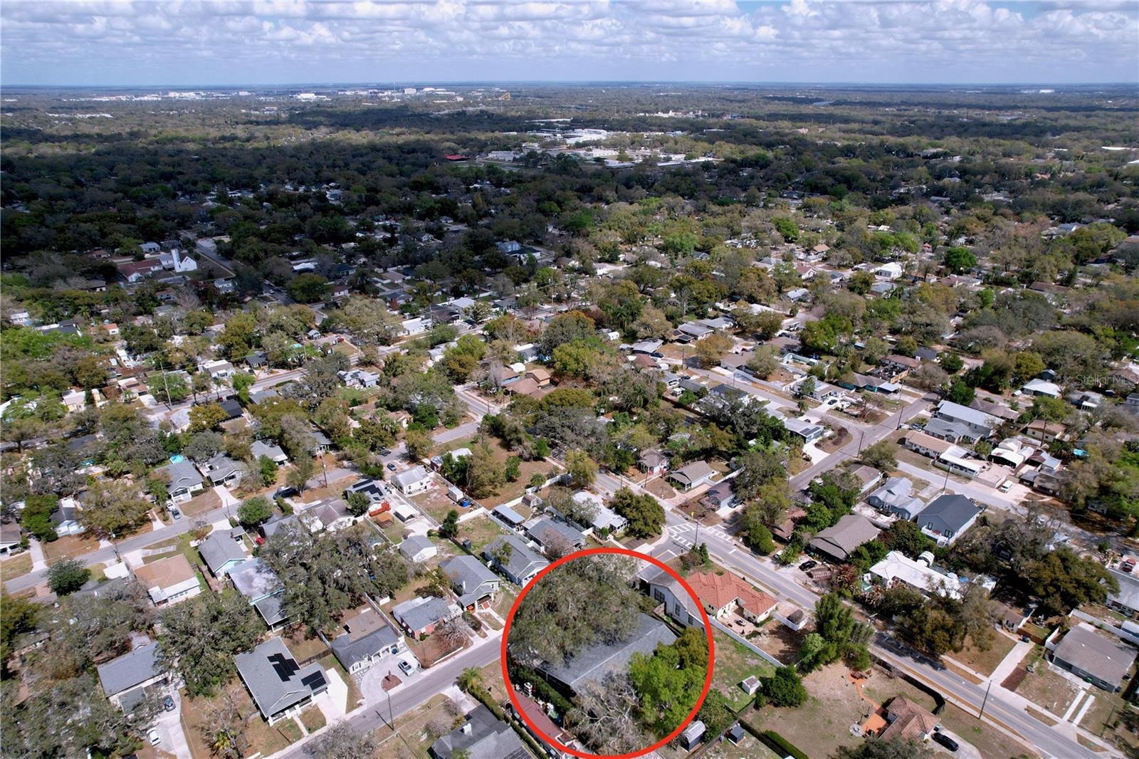 Listing photo id 13 for 1415 Idlewild Avenue